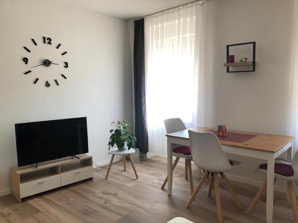 Grenznahe Ferienwohnung Mit 4 Schlafzimmern 그렌자흐뷜렌 외부 사진